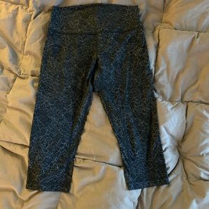Lululemon Wunder Under - Size 10 - 21’ Crop